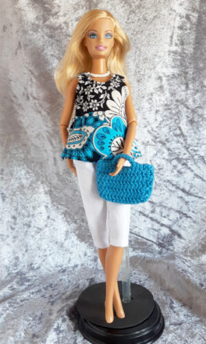 Zomersetje blauw wit voor modepopjes zoals Fleur, Barbie, Sindy e.d.