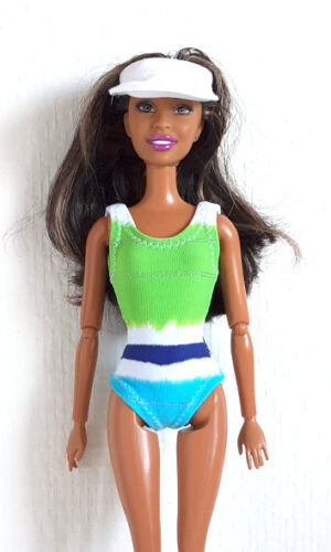 Badpak groen, blauw, wit voor modepoppen zoals Fleur, Sindy, Barbie, Fashion Royalty e.d.
