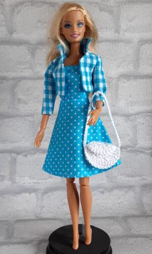 Turquoise jurk met jasje en tas voor modepopjes zoals Fleur, Steffi Love en Barbie