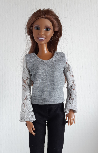 Grijs shirt met kanten mouwen voor dames modepoppen van 29 cm