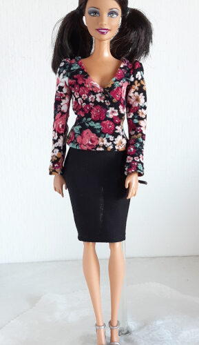 Bloemenblouse en rok voor modepoppen van 29 cm