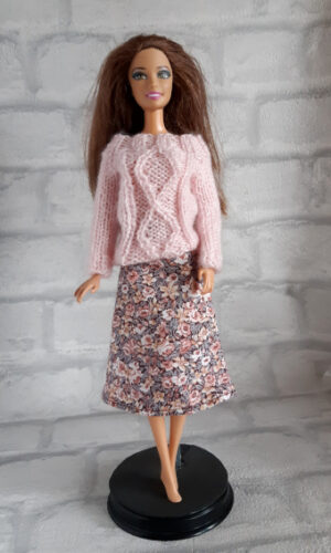 Roze trui en bloemenrok voor modepoppen zoals Sindy, Fleur, Barbie, Steffi Love