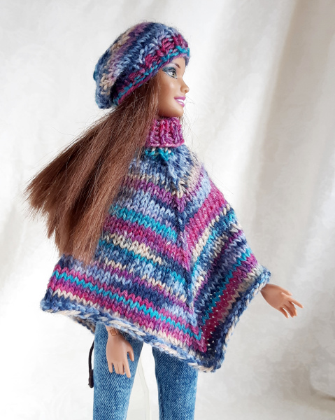 Poncho and hat handknitted for barbie doll