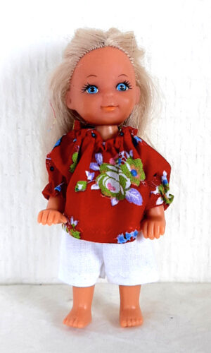 Broekje en bloesje voor Evi-poppetje