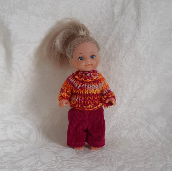 knitted sweater with pants for Evi doll