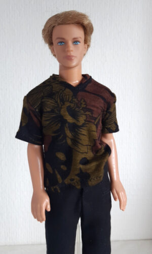 T-shirt zwart bruin jungleprint voor modepoppen zoals Ken en Frank