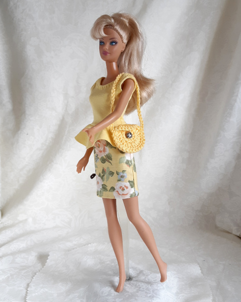 Peplumtop, rokje en tas voor barbiepop